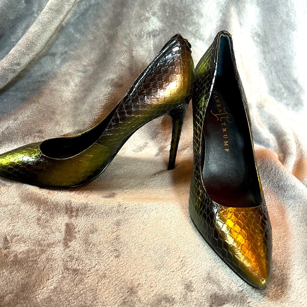 Stunning Ivanka Trump heels excellent condition Size 7 M